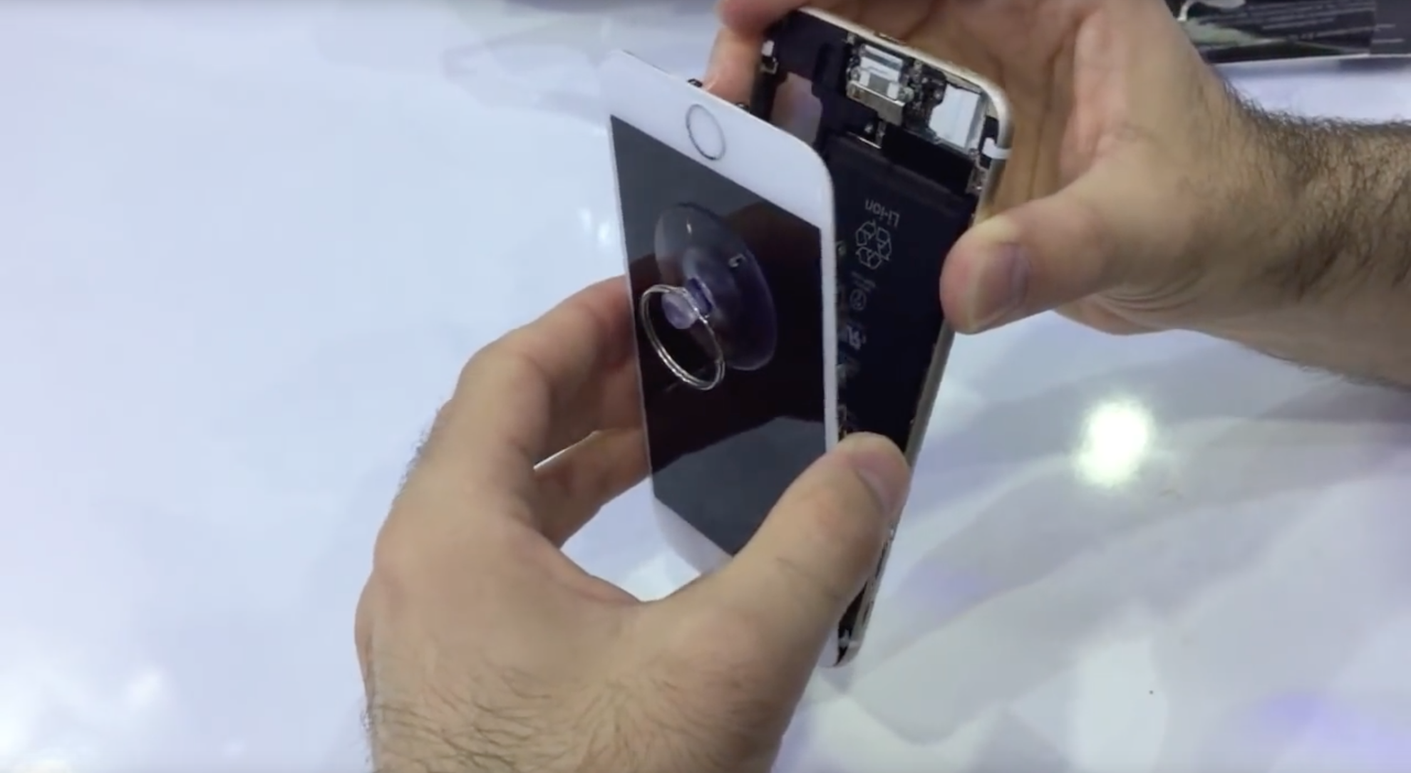 iPhone 8 Batarya Değişimi Hakkında